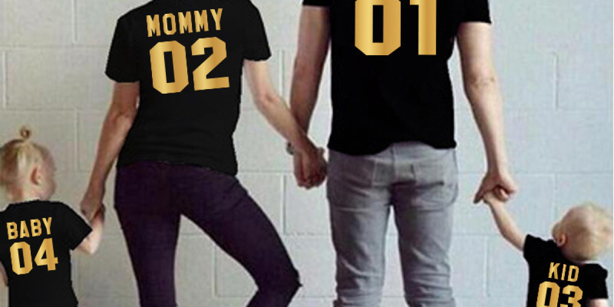 Best Matching Short-Sleeve T-Shirts for Couples and Parents with Kids